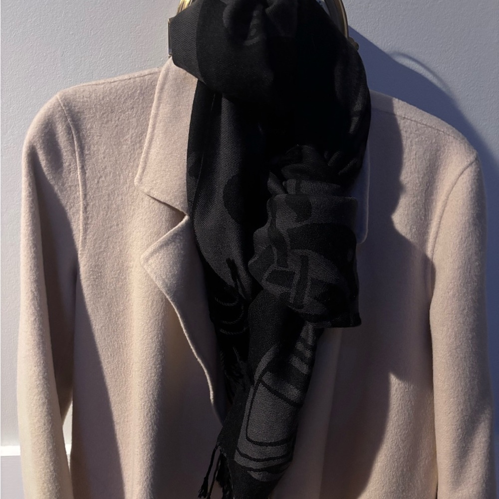 Patrick Francis 100% pure new wool scarf made in Ireland ,exc condition